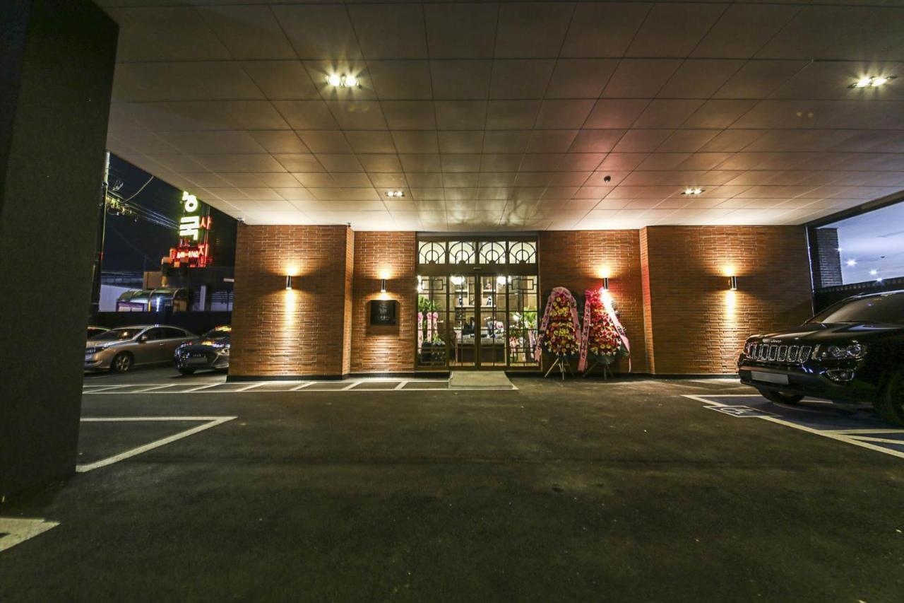 Lerocherrouge Hotel ชุนชอน ภายนอก รูปภาพ